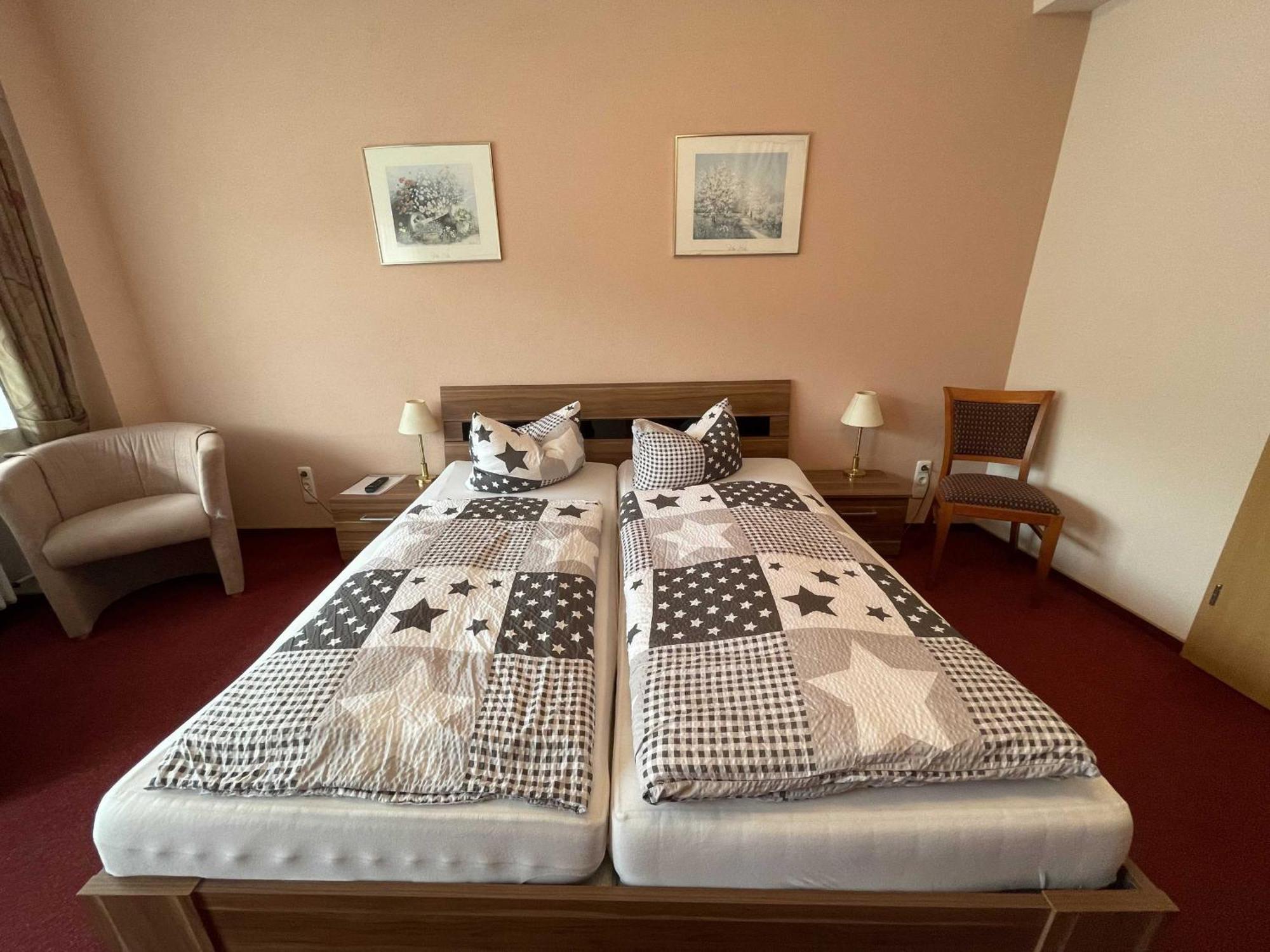 Hotel Zur Mosel Minheim ภายนอก รูปภาพ